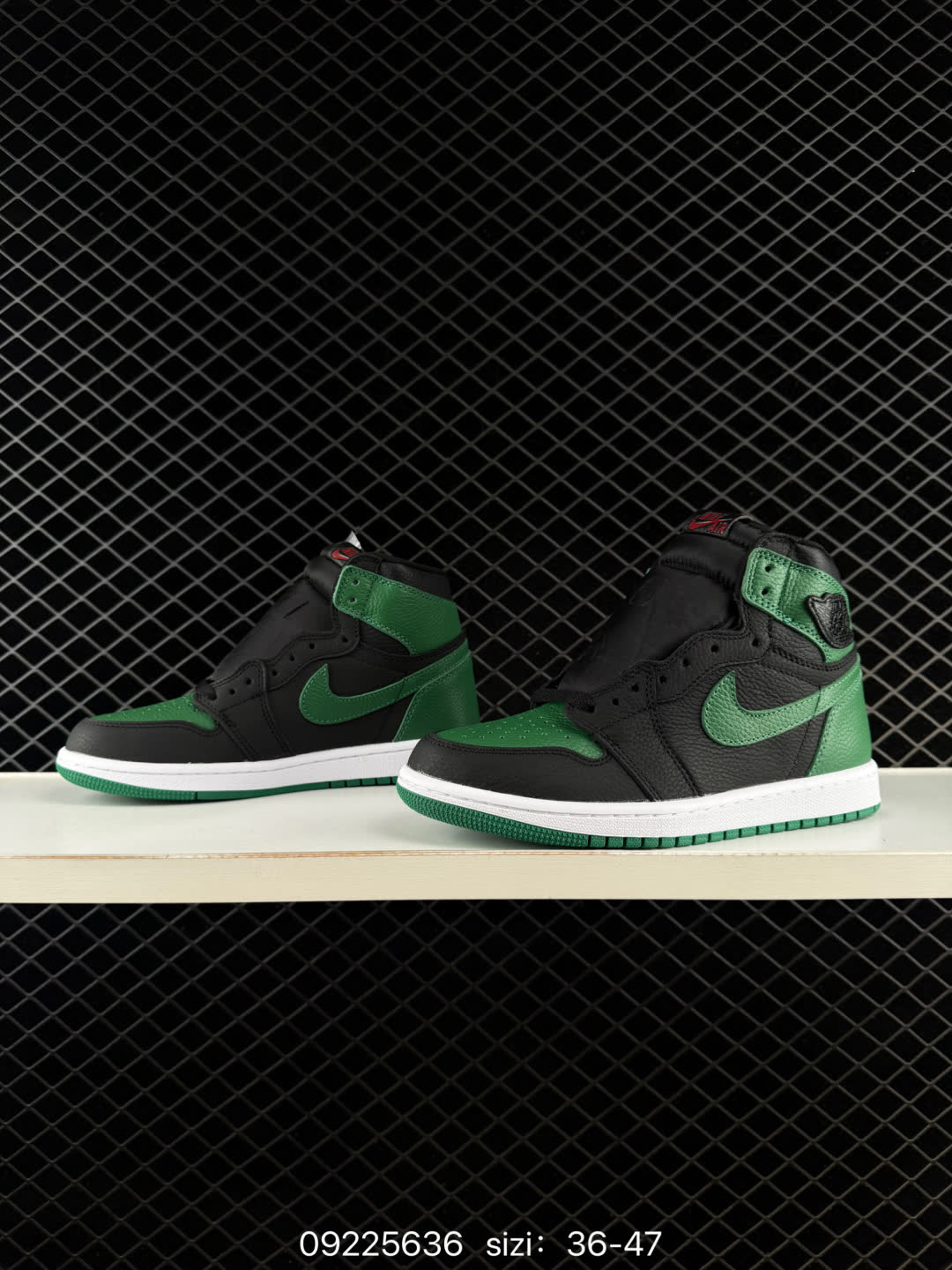 Air Jordan 1 Retro High OG Pine Green-555088-302